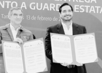 Refuerza gobernador seguridad en la frontera tamaulipeca; entrega patrullas y despliega más policías