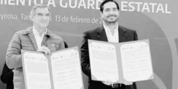 Refuerza gobernador seguridad en la frontera tamaulipeca; entrega patrullas y despliega más policías