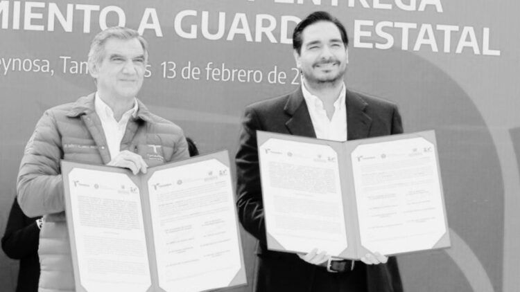 Refuerza gobernador seguridad en la frontera tamaulipeca; entrega patrullas y despliega más policías