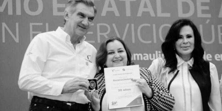 Anuncia Américo aumento del 20% a burócratas