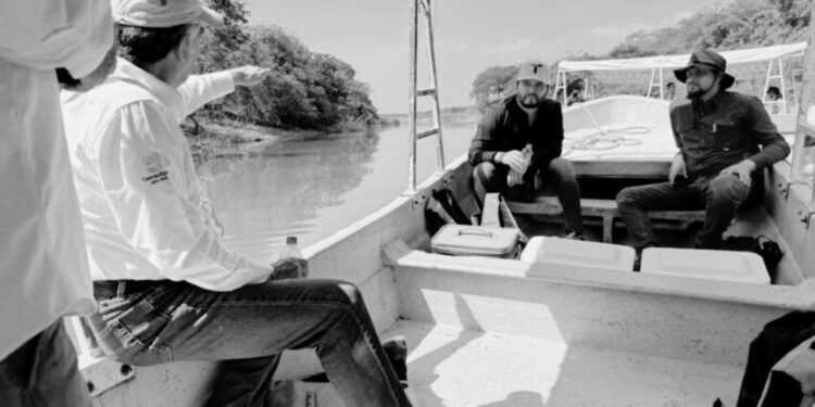 Supervisa Américo trabajos de dragado en el sistema lagunario en el sur de Tamaulipas