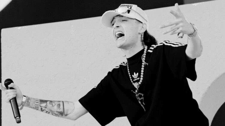 Peso Pluma sufre accidente y su estado de salud es delicado