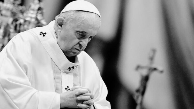‘La ayuda humanitaria debe poder llegar’ a Gaza: Papa Francisco