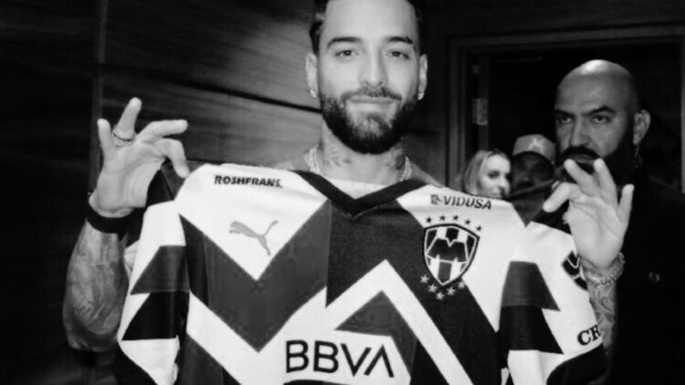 Maluma presume un jersey de Rayados