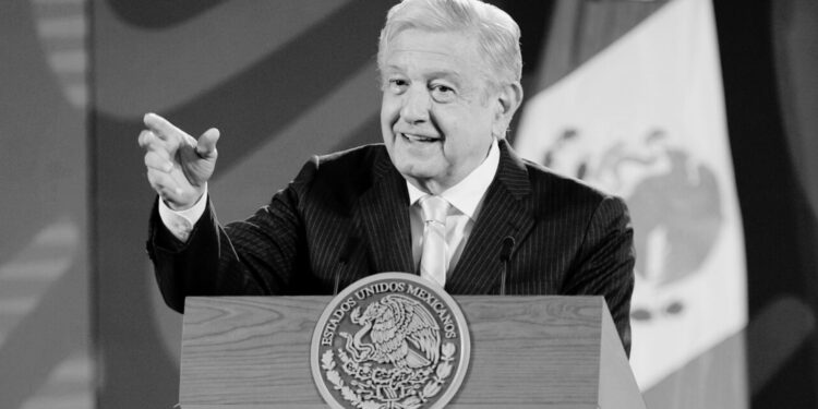 Niega AMLO desbordamiento de flujo migratorio