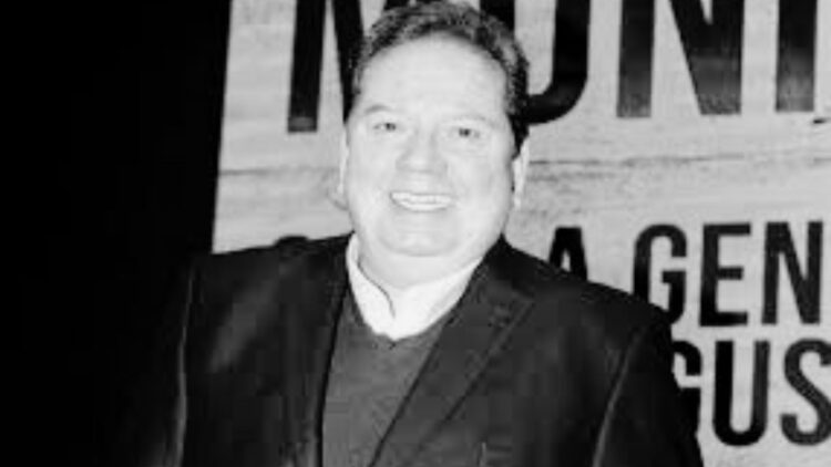 Hospitalizan de emergencia a Coque Muñiz por bronconeumonía