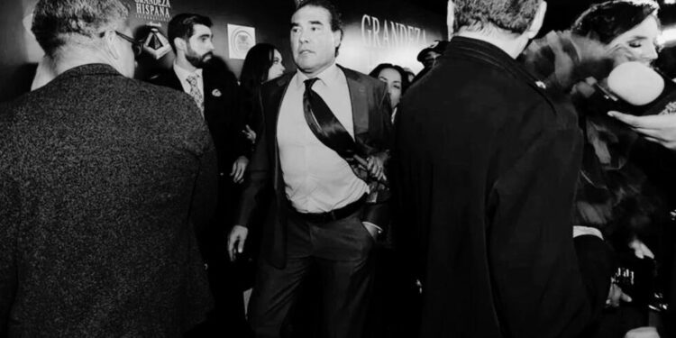 Agrede Eduardo Yáñez a reportera