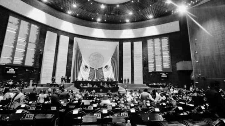 Afianzan mayoría y apuntan a la Corte