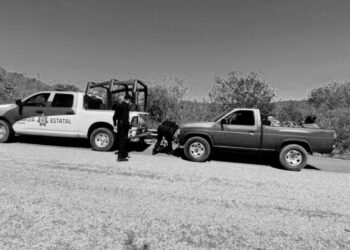 Guardia Estatal brinda apoyo a automovilistas en su tránsito por Tamaulipas