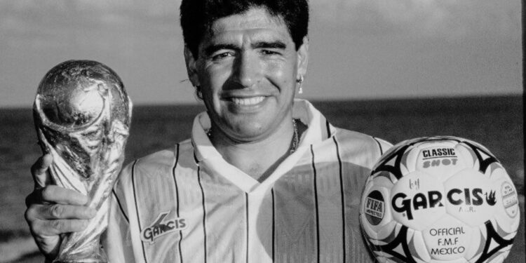 Maradona no es evasor de impuestos, declara justicia italiana