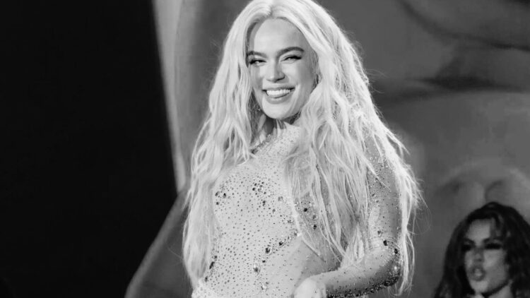 Karol G se convierte en la artista latina más escuchada del momento