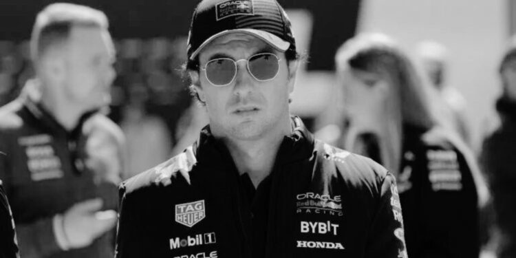 Checo Pérez fue el hazmerreír; prensa de F1 se burló de su salida en Silverstone