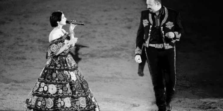 Ángela Aguilar se reencuentra con Pepe Aguilar en concierto tras polémica con Christian Nodal