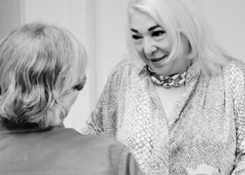 Continúan descuentos para adultos mayores en las Oficinas Fiscales: Adriana Lozano