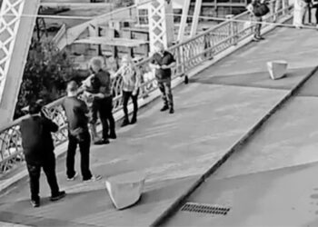 Bon Jovi salva la vida de una joven, pretendia saltar de un puente