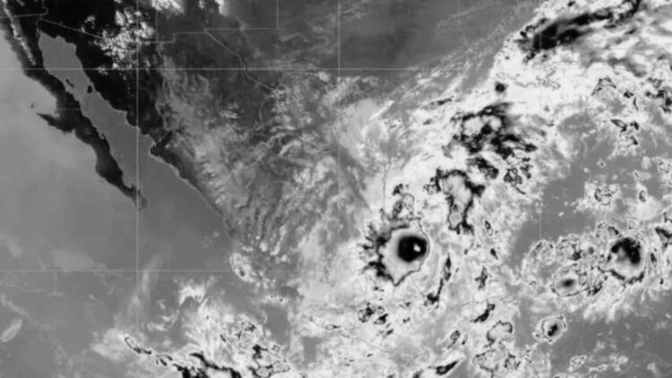 Huracán Milton alcanza categoría cuatro cerca de la Península de Yucatán