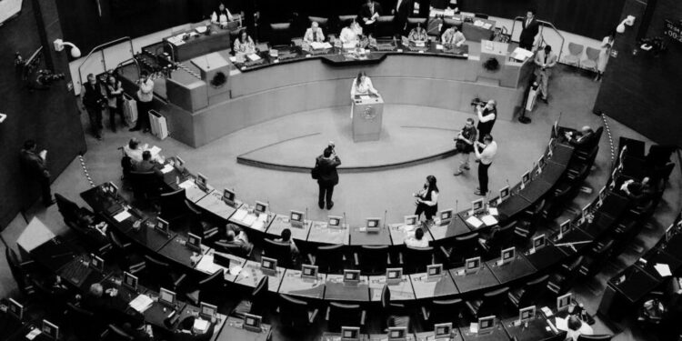 Van 71 amparos por ley judicial; ordenan a judicatura no informar