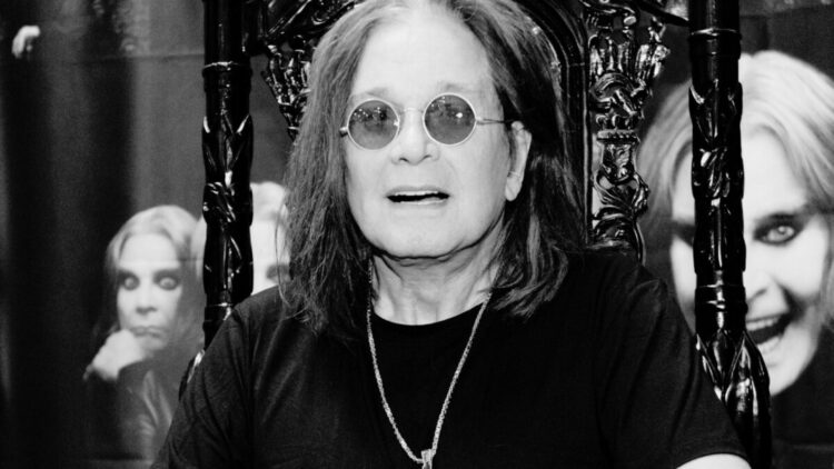 Confiesa Ozzy Osbourne fumar marihuana pese a mala salud