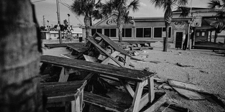 Casi 20 tornados y más de 500.000 casas sin energía por Milton