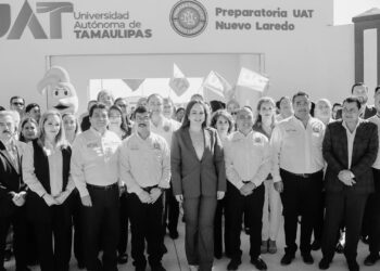 Dámaso Anaya y Carmen Lilia Canturosas inauguran la Preparatoria UAT Nuevo Laredo