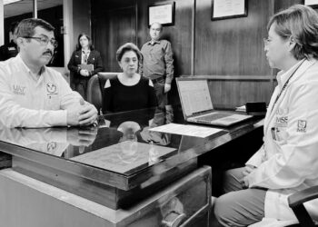 Rector de la UAT visita a Melanie y a su familia en el hospital