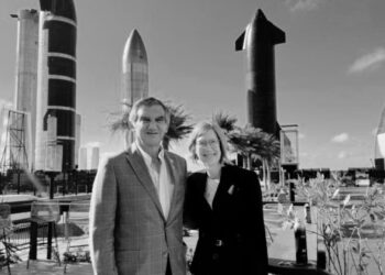 Visita gobernador Américo Villarreal empresa SpaceX en Texas