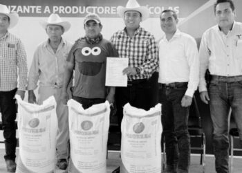 Productores citrícolas del municipio de Llera reciben 85 toneladas de fertilizante