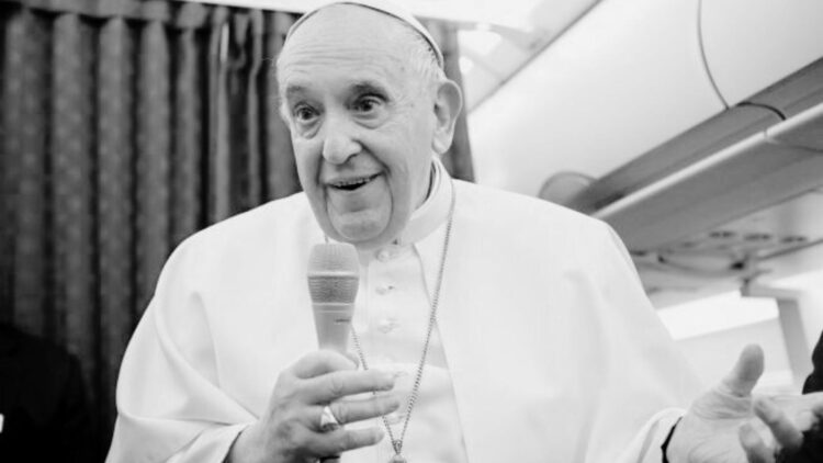 Papa Francisco critica la prepotencia de los invasores en las guerras