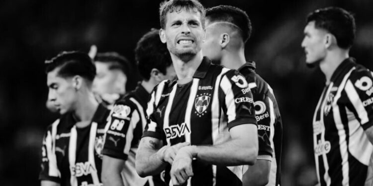 Rayados saca ventaja ante Pumas