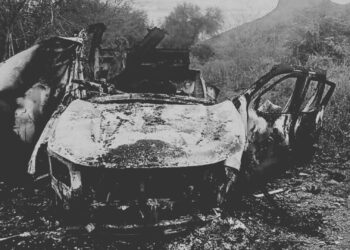 Maestro muere al estallar mina en Apatzingán