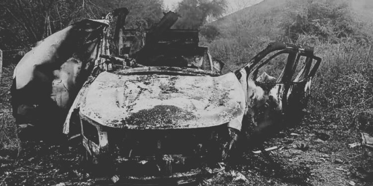 Maestro muere al estallar mina en Apatzingán