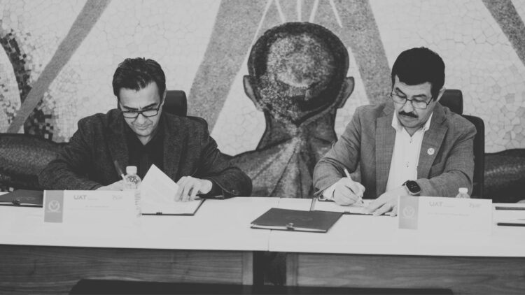 Firma la UAT convenio con Escuela de Economía Social de España