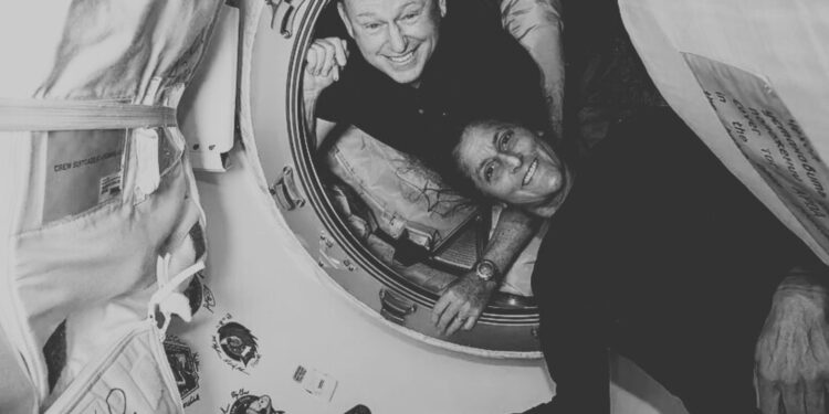 Trump encarga a SpaceX traer a la Tierra a astronautas varados en la EEI