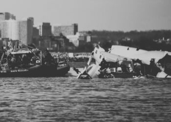 Hallados 40 cuerpos por el accidente aéreo en Washington