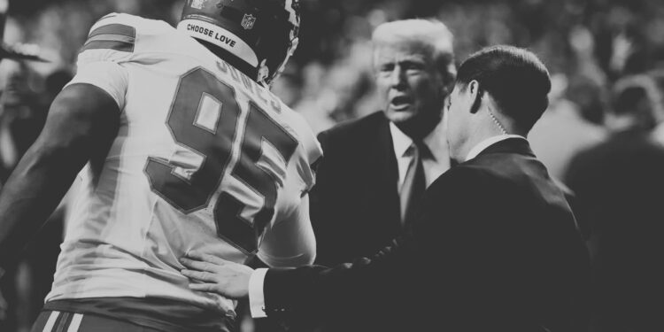 Trump se convierte en el primer presidente de EU en asistir a un Super Bowl