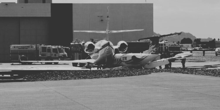 Colisionan dos aviones en aeropuerto de Arizona; hay un muerto y tres heridos