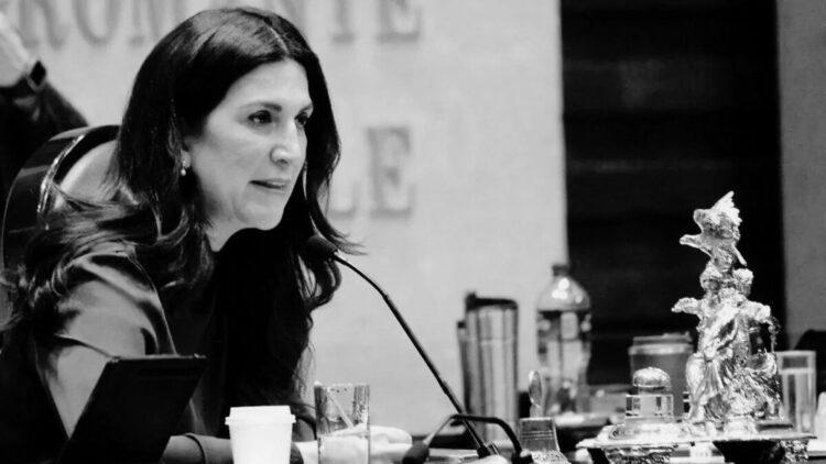 PAN quiere cambiar el nombre a México y eliminar el de Estados Unidos Mexicanos