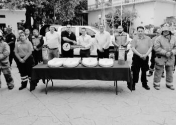 Refuerzan a PC de Victoria con unidad de combate de incendios.