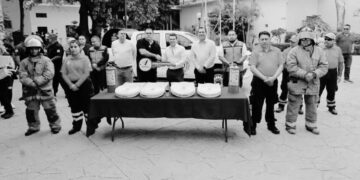 Refuerzan a PC de Victoria con unidad de combate de incendios.