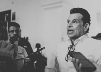 Agradece alcalde al gobernador, por inicio de instalación de semáforos inteligentes.