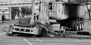 Sube a seis el número de víctimas mortales por explosión de pipa en Iztapalapa