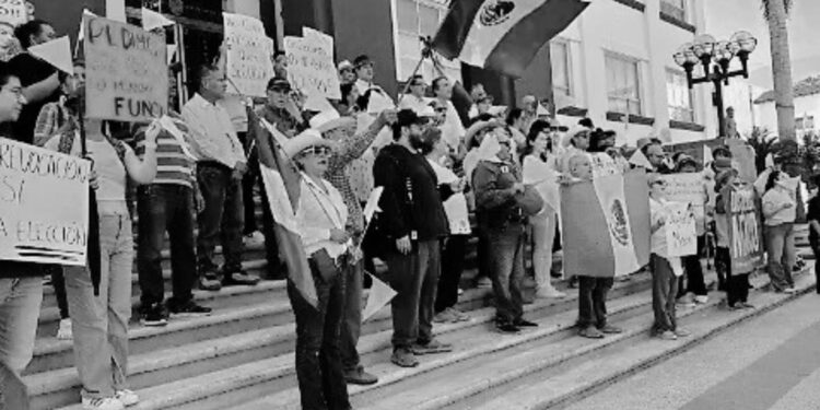 Lalo Gattás reconoce madurez y orden en marcha de la Generación Z en Victoria
