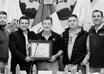 Lalo Gattás conduce sesión de Cabildo enfocada en atender a la ciudadanía